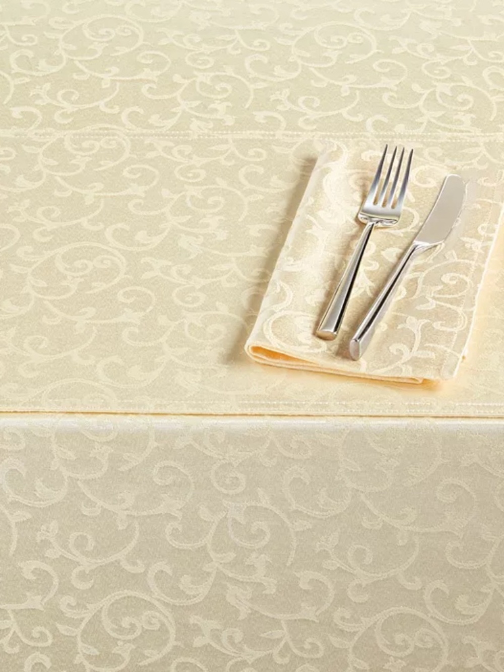 Ivory Lenox Opal Innocence Oblong ''60x84" Ivory Tablecloth